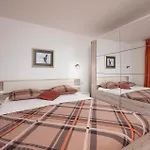 Center Sea Apartment *